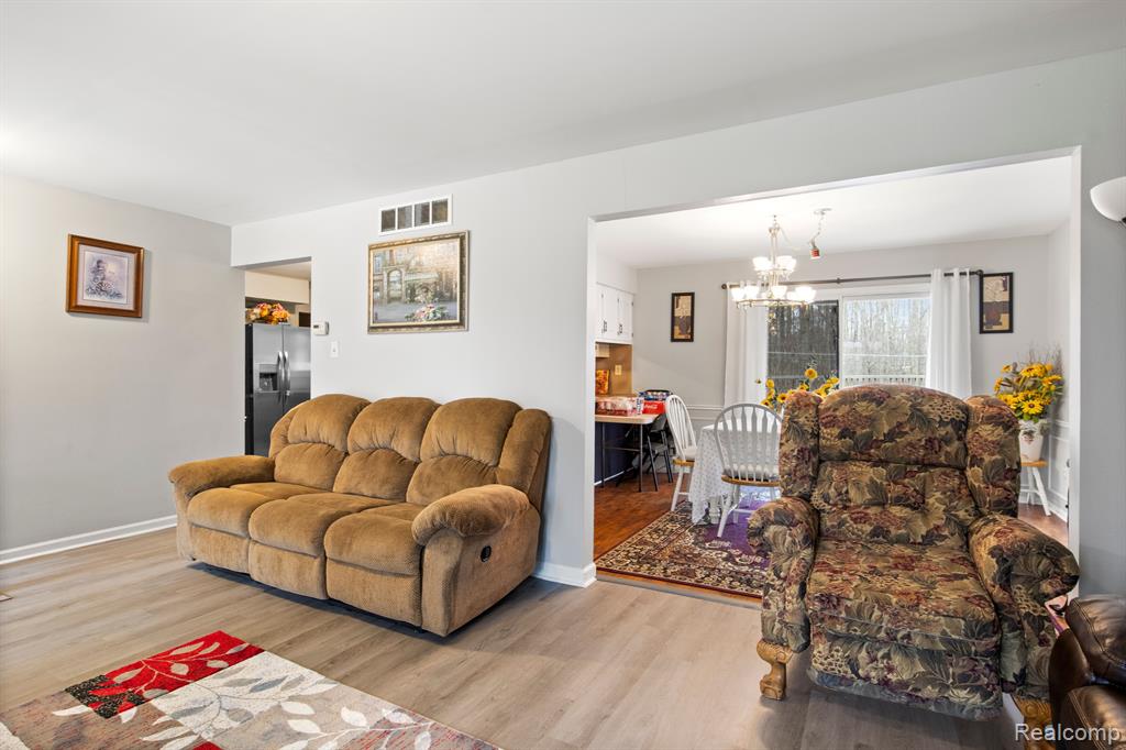 8765 JOANN Drive, Newport, MI 48166 — Photo 6