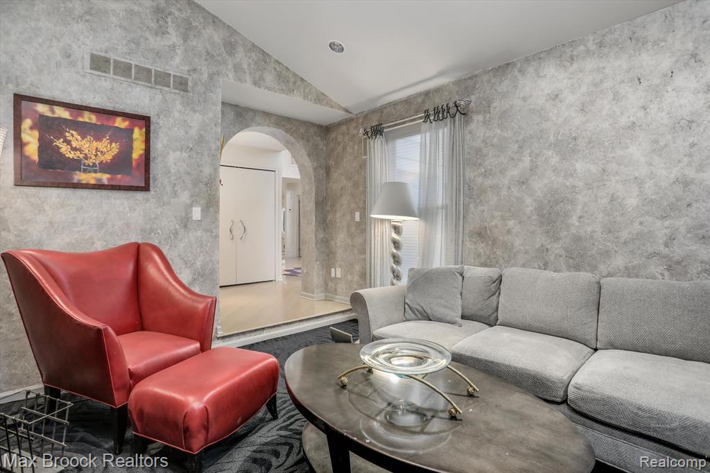 7248 SIMSBURY Drive, West Bloomfield, MI — Photo 12