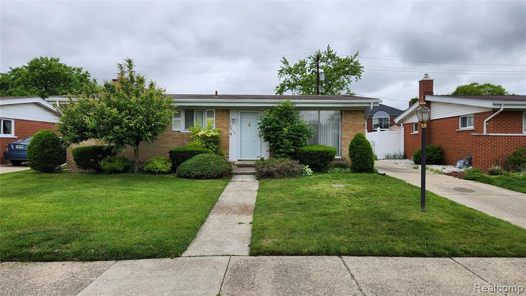 8679 Mercedes Street, Dearborn Heights, MI 48127 — Photo 2