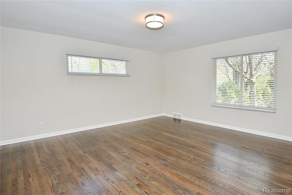 5255 KELLEN Lane, Bloomfield Hills, MI 48302 — Photo 16