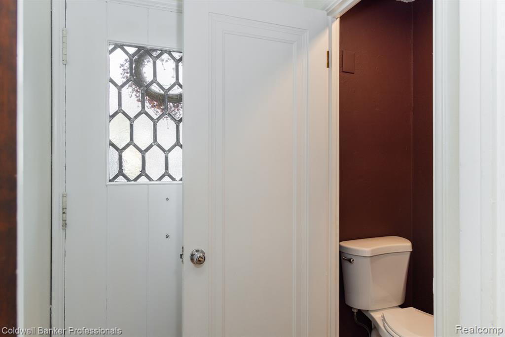 42 Cranford Lane, Grosse Pointe, MI 48230 — Photo 18