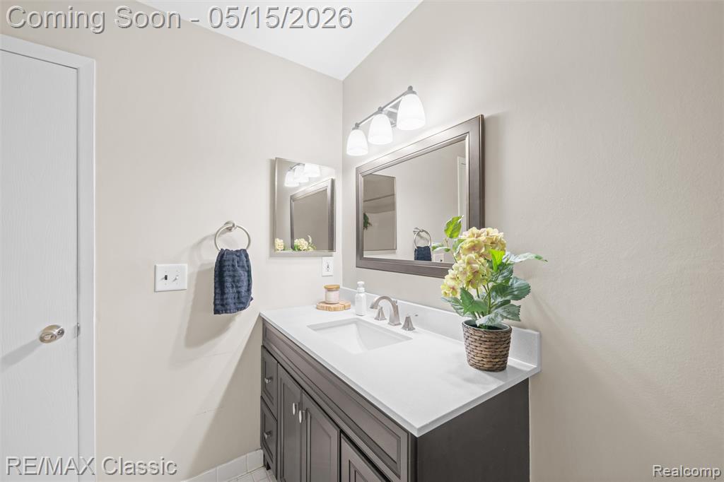 7362 Manor Circle, 203, Westland, MI — Photo 19