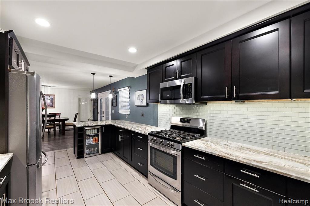 486 Charlevoix Street, Commerce Twp, MI 48382 — Photo 17