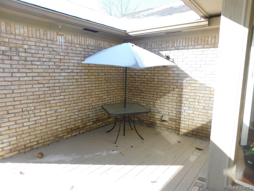 43175 W KIRKWOOD Drive, Clinton Twp, MI 48038 — Photo 8