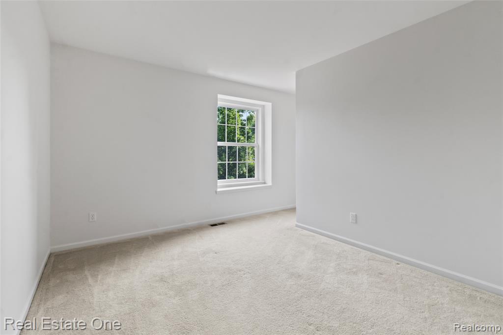 7244 Millrock Avenue, Shelby Twp, MI 48317 — Photo 35