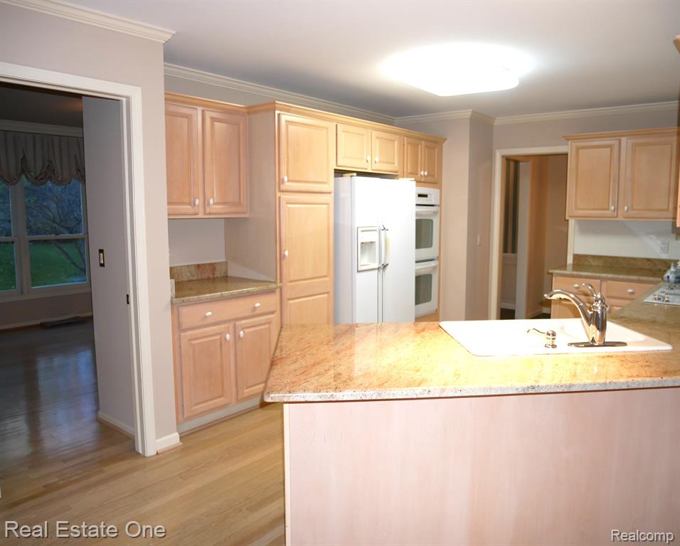 7383 SIMSBURY Drive, West Bloomfield, MI — Photo 17