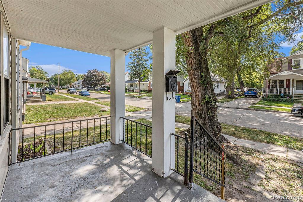 8425 CHALMERS Avenue, Warren, MI 48089 — Photo 3