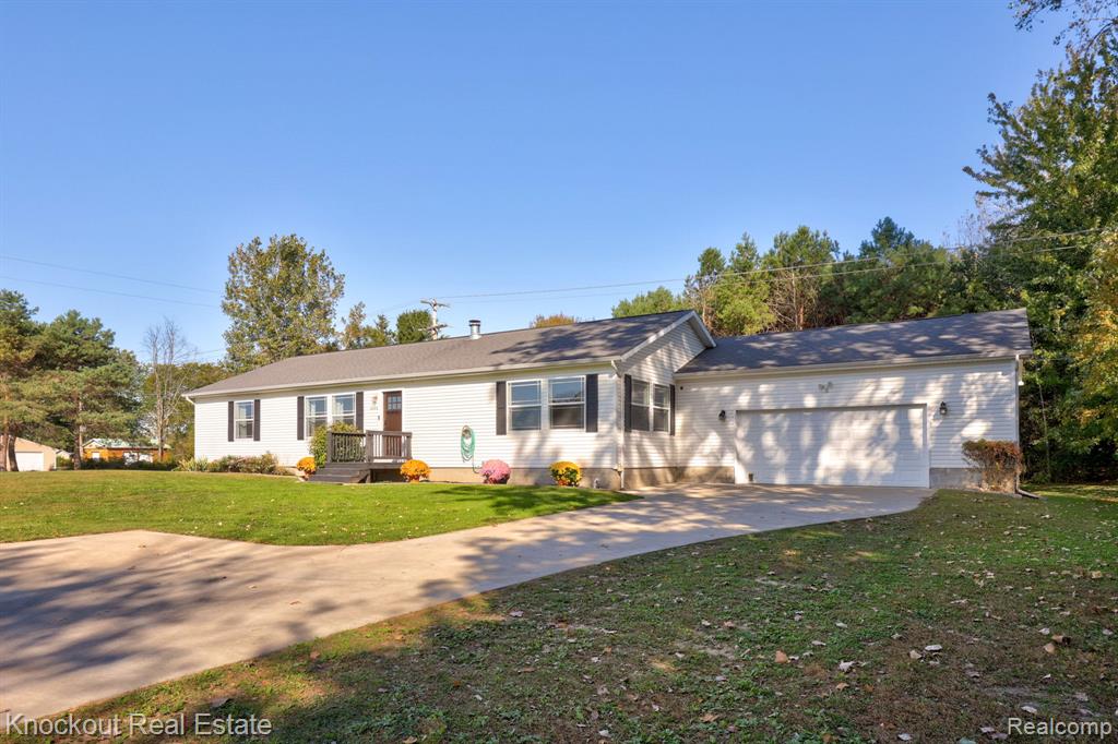 6977 Rathbun Road, Birch Run, MI 48415 — Photo 2