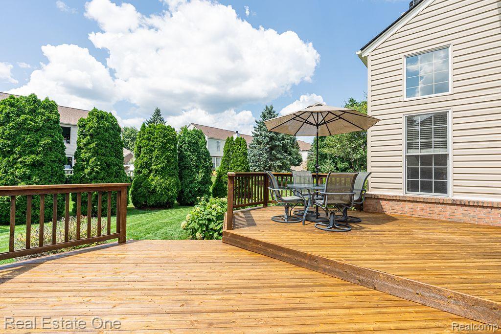 961 HOLLOW CORNERS, Rochester, MI 48307 — Photo 4