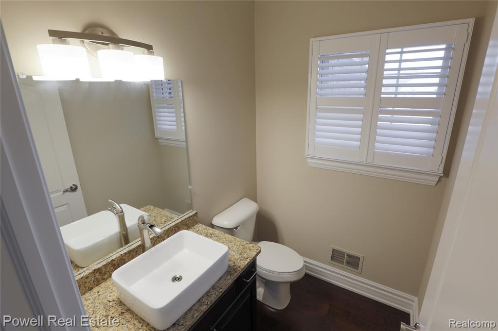 423 Verona Drive, Rochester Hills, MI 48307 — Photo 16