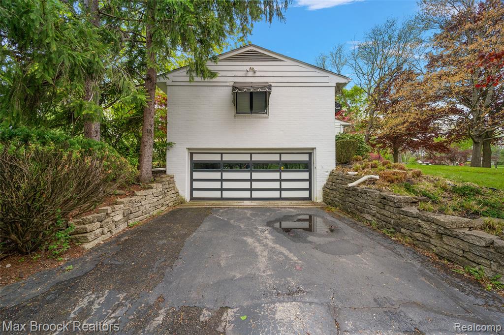 30400 Woodhaven Lane, Beverly Hills, MI 48025 — Photo 20