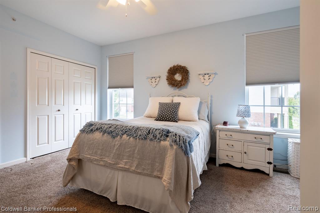 5656 Flagstaff Pines Dr, Shelby Twp, MI 48317 — Photo 12
