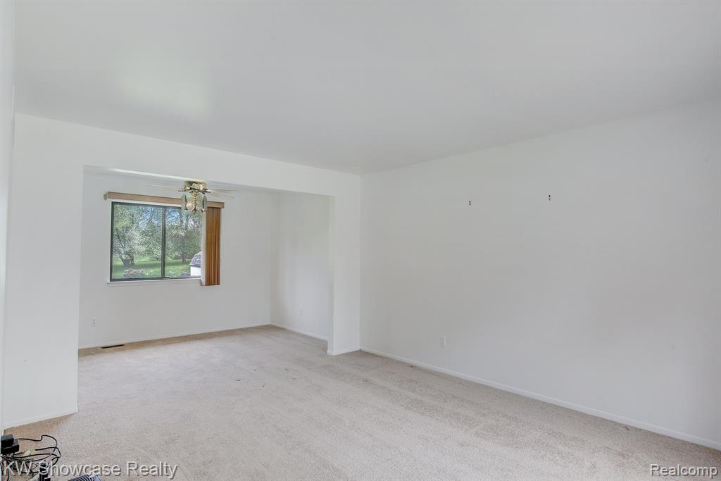 1365 RUE DEAUVILLE Boulevard, Ypsilanti, MI 48198 — Photo 5