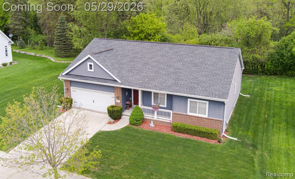 2740 Diane Marie Court, Waterford, MI 48329 — front exterior