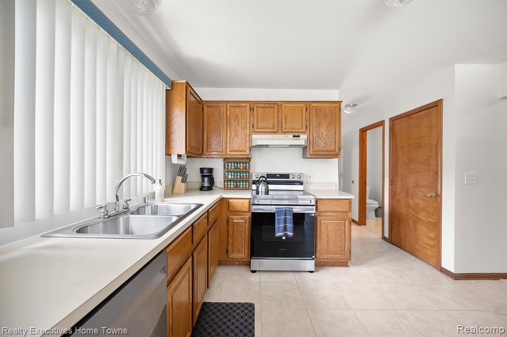 57946 EMERALD, Washington, MI — Photo 10