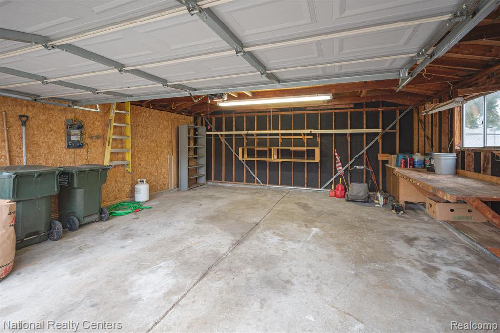 47445 DEQUINDRE Road, Rochester Hills, MI 48307 — Photo 20