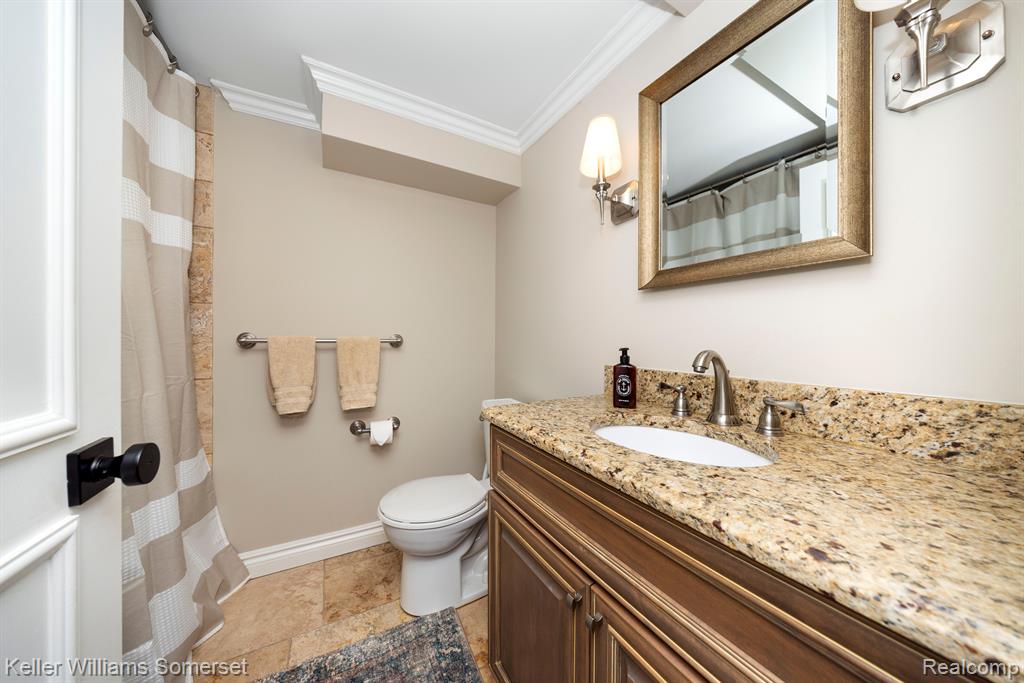 839 COOK Road, Grosse Pointe Woods, MI 48236 — Photo 30