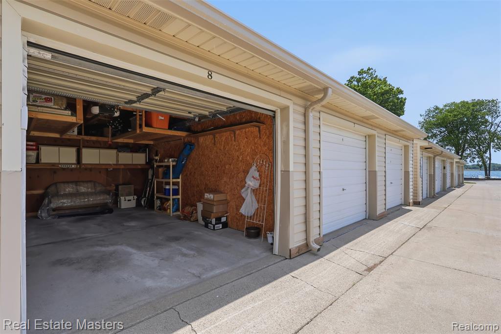 1700 River Road, 8, Marysville, MI 48040 — Photo 27