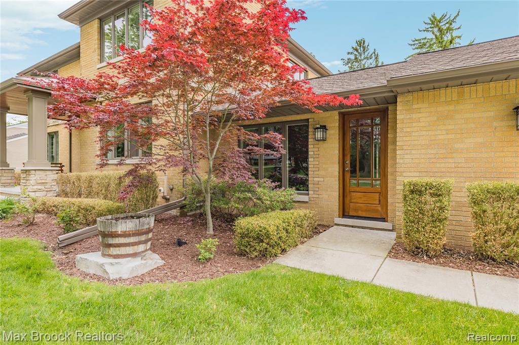 18341 Warwick Street W, Beverly Hills, MI 48025 — Photo 2