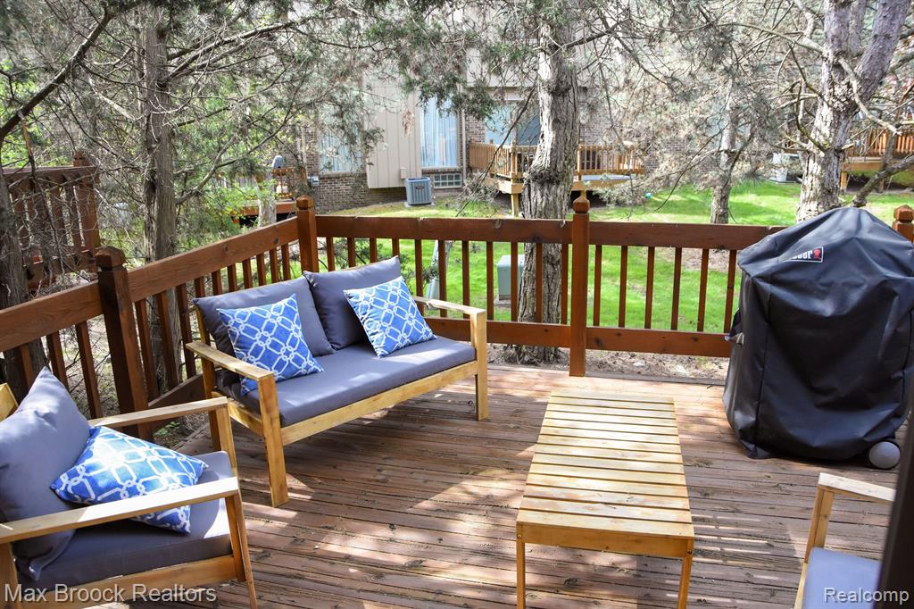 6337 N ASPEN RIDGE Boulevard, West Bloomfield, MI — Photo 52