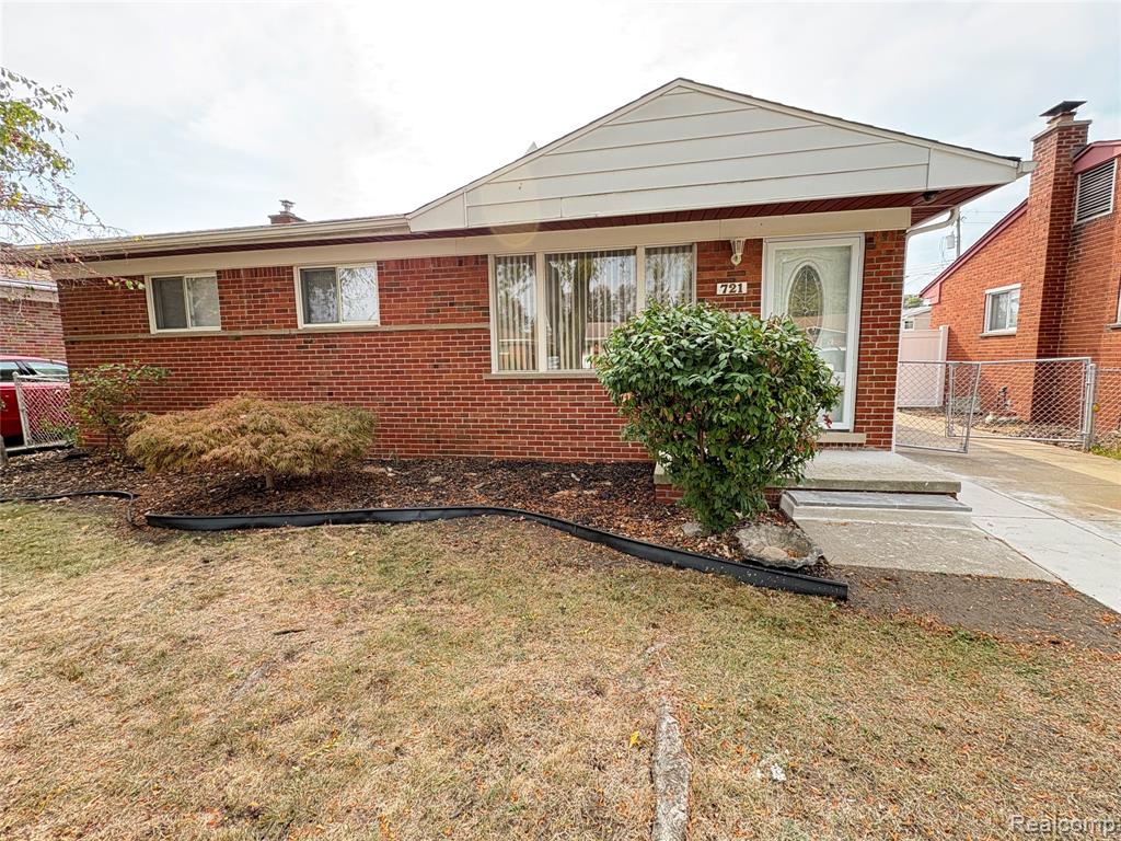 721 Cloverlawn Boulevard, Lincoln Park, MI 48146 — front exterior