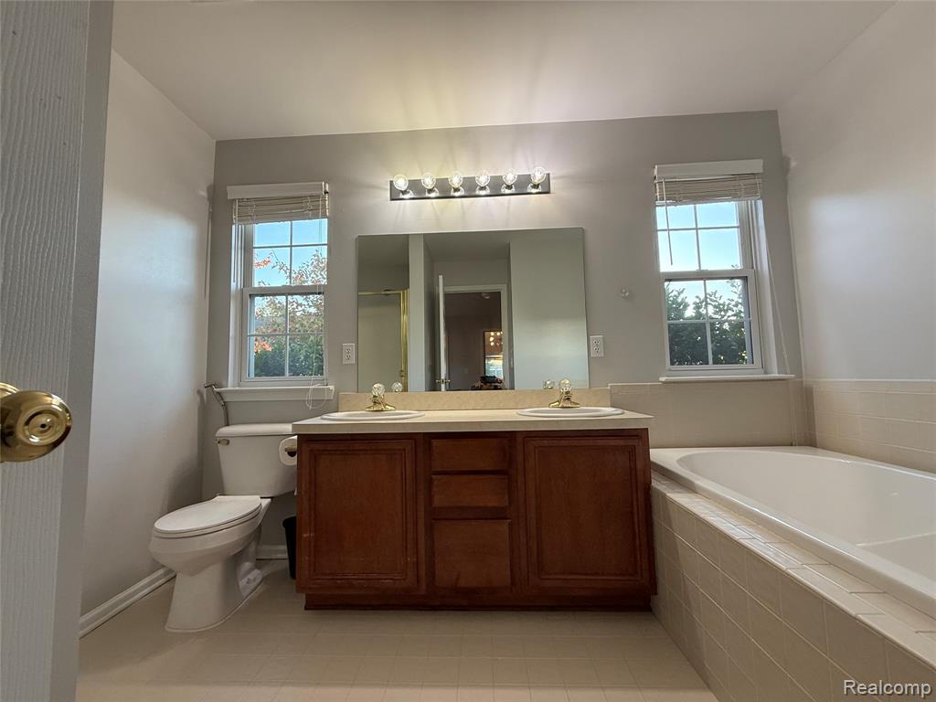 6063 Pine Cone Drive, Grand Blanc, MI 48439 — Photo 17