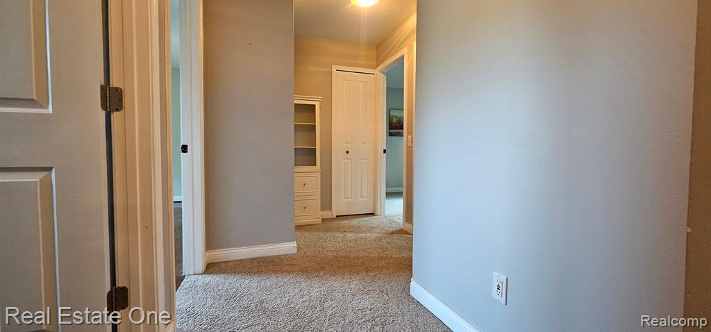 961 Abbey Lane, Milford, MI 48381 — Photo 12