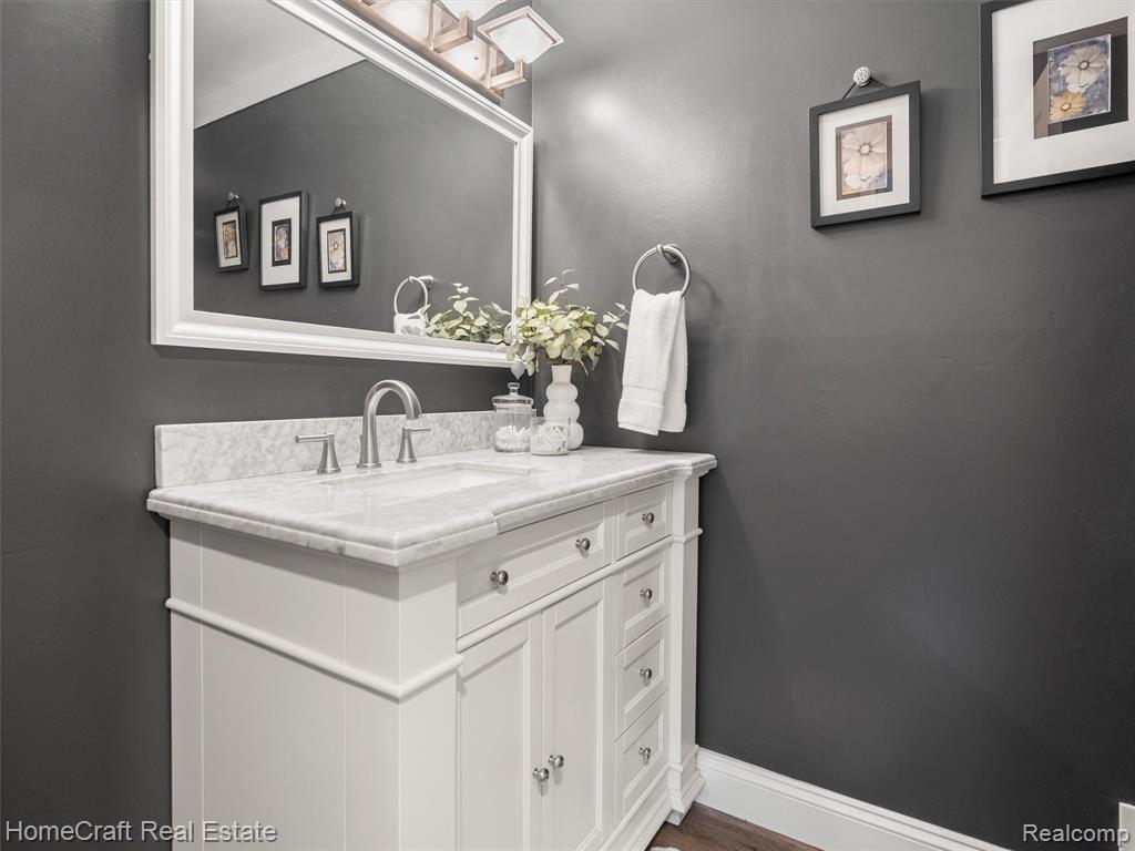 45019 MIDDLEBURY Court, Canton, MI 48188 — Photo 27