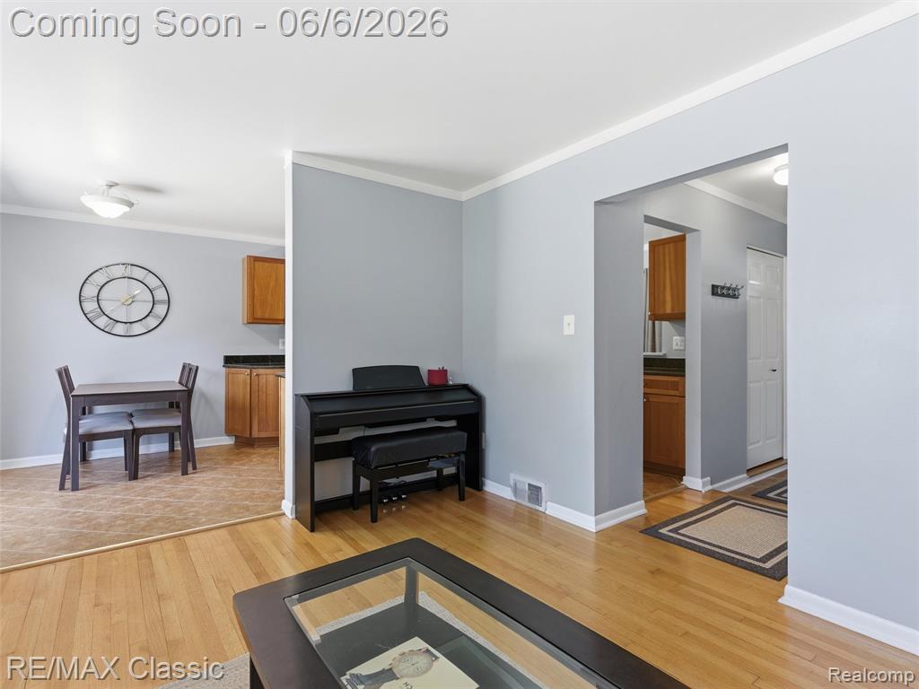 41020 Greenbriar Lane, Plymouth, MI 48170 — Photo 8