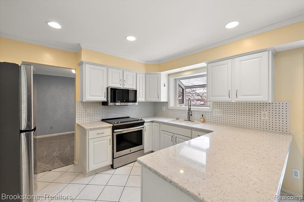 5138 Hale Drive, Troy, MI 48085 — Photo 13