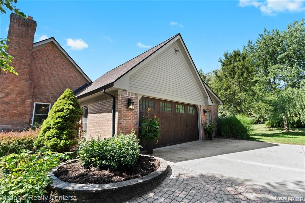 4650 Cooley Lake Road, Commerce Twp, MI 48382 — Photo 28