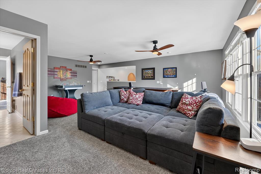 16224 Oak Forest Court W, Northville, MI 48168 — Photo 38