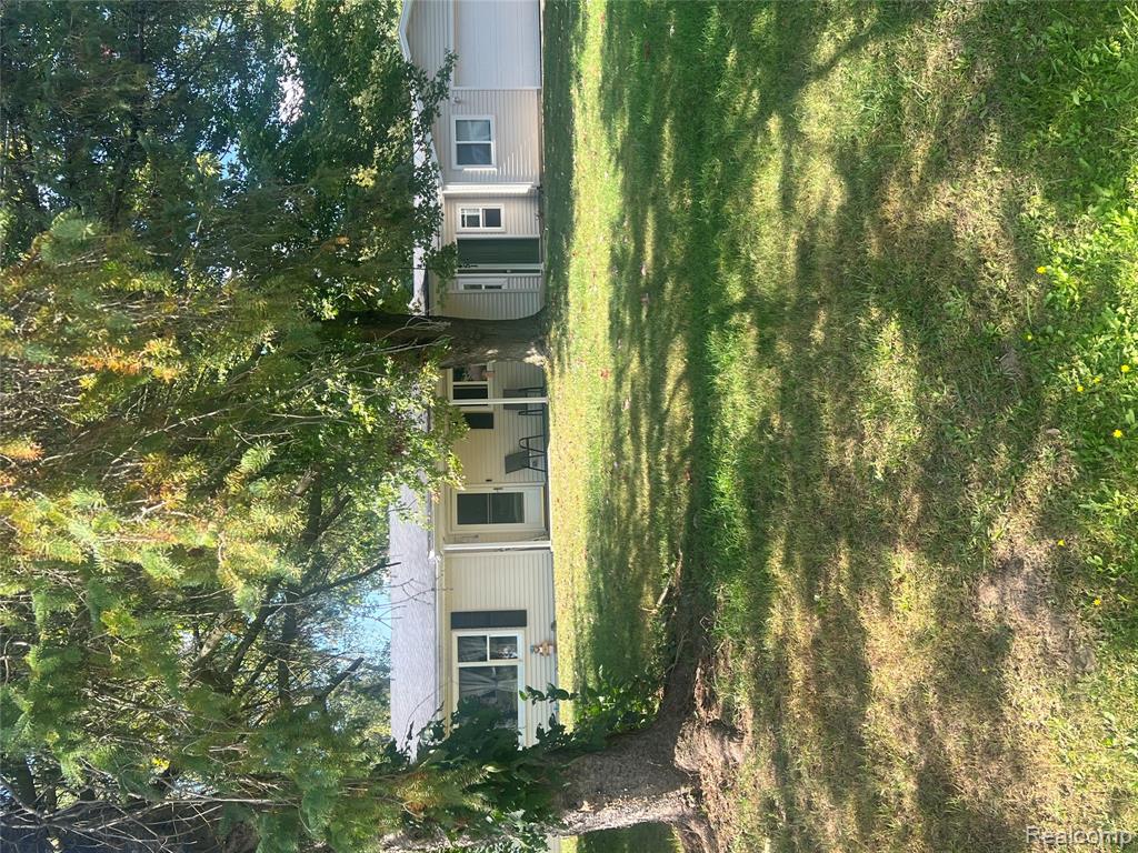 7451 Johnson Road W, Flushing, MI 48433 — front exterior