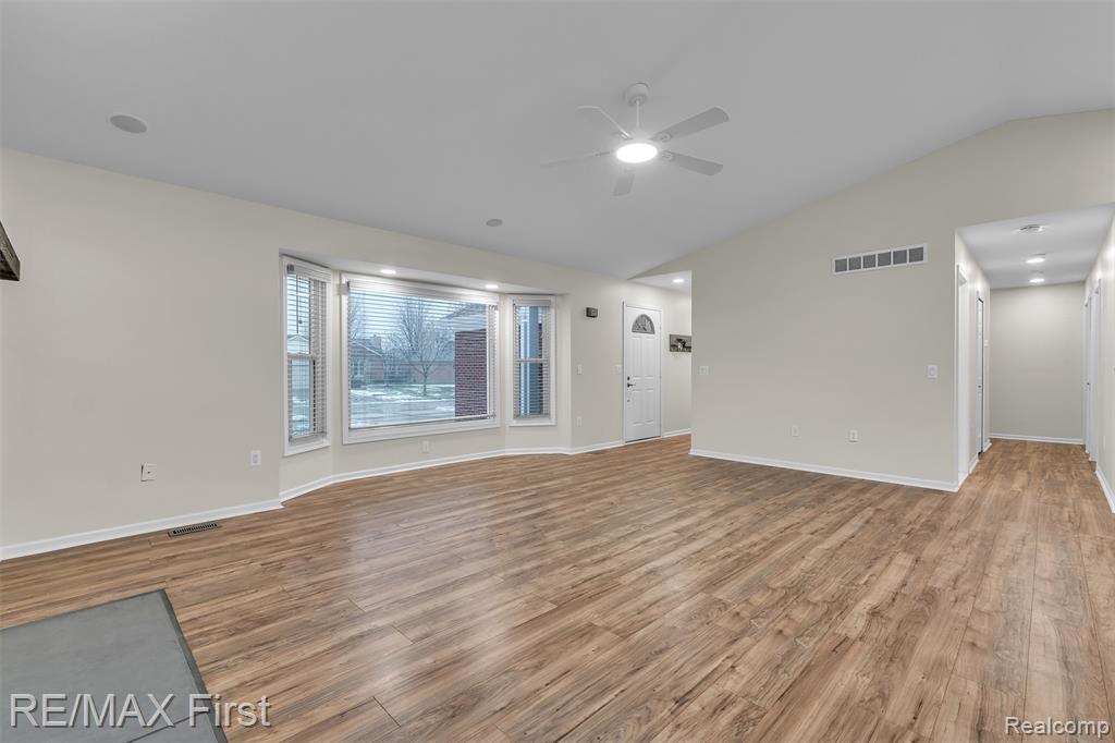 47179 Southern Cross Drive, Macomb, MI 48044 — Photo 7