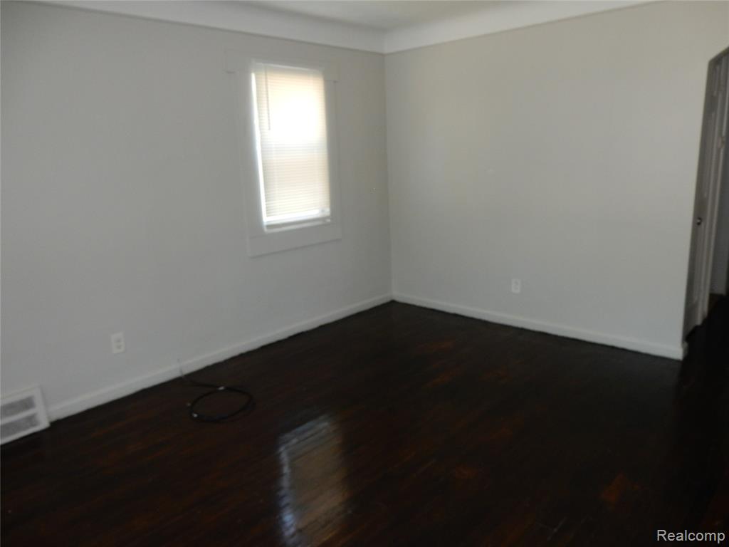 6782 Evergreen Avenue, Detroit, MI 48228 — Photo 2
