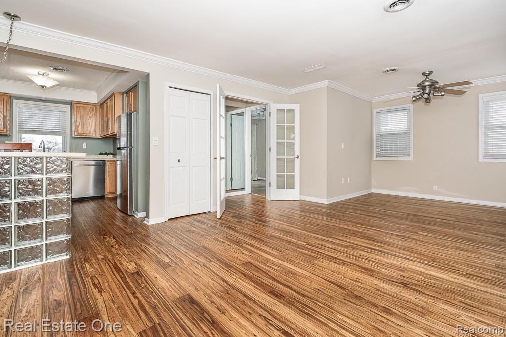 8955 Maplewood Avenue, Clarkston, MI 48348 — Photo 3