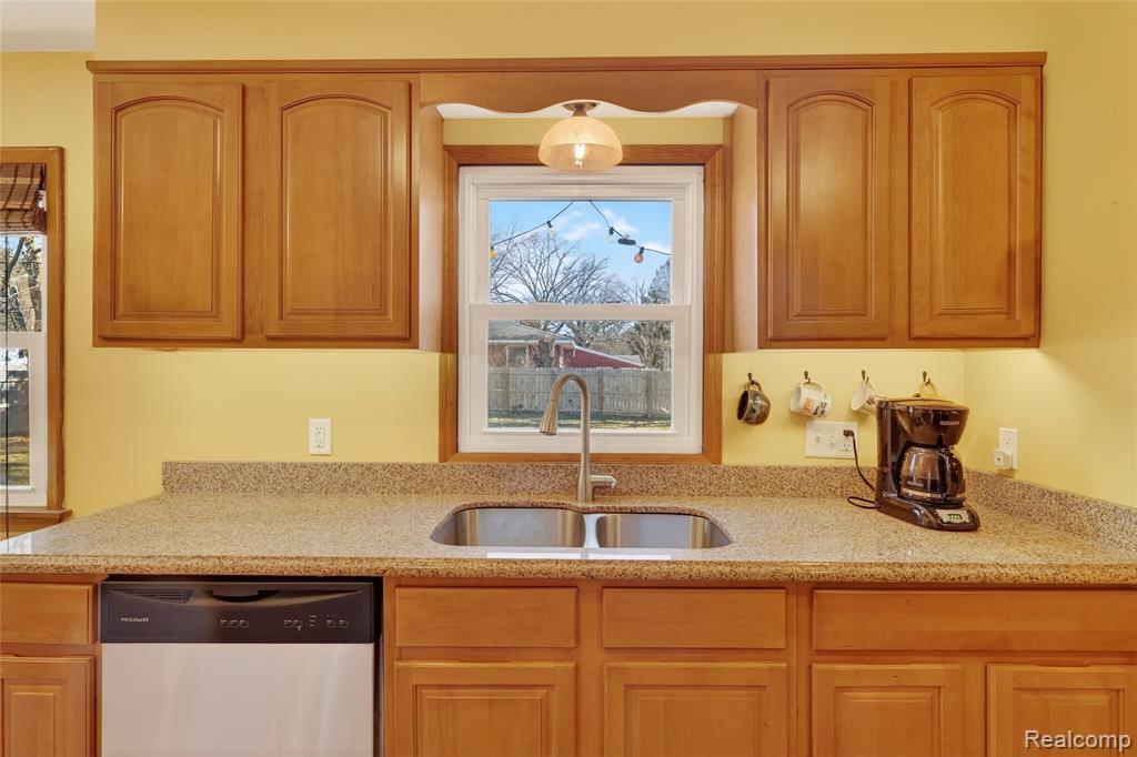 425 N Division Avenue, Holland, MI 49424 — Photo 9