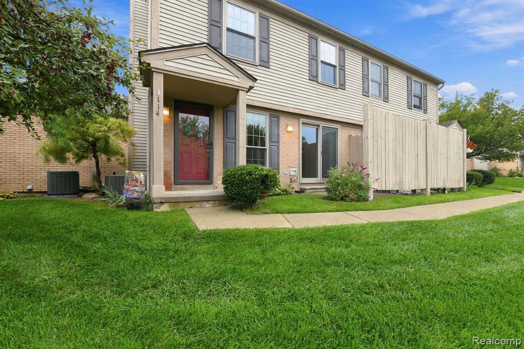3114 Hidden Trail, Waterford, MI 48328