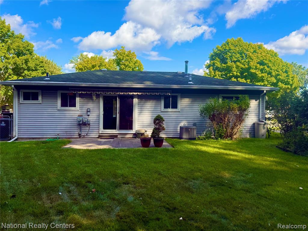 6790 Emily Court, Westland, MI — Photo 3