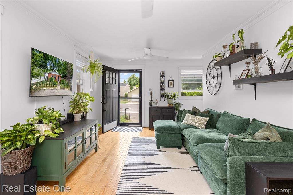 225 1st Street, Fenton, MI 48430 — Photo 10