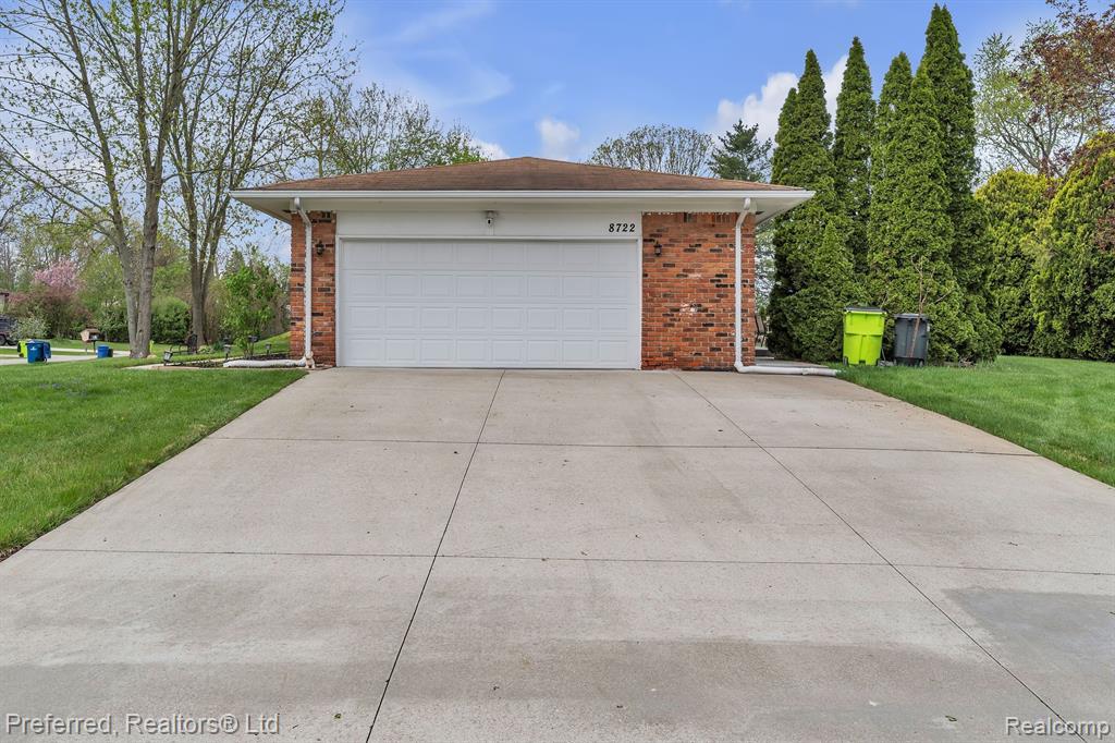 8722 WOODSHIRE Drive, White Lake, MI — Photo 37
