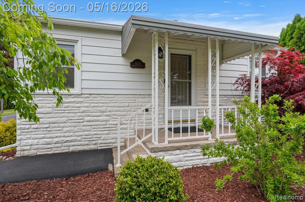 8529 Munrovia Street, Shelby Twp, MI 48317 — Photo 5