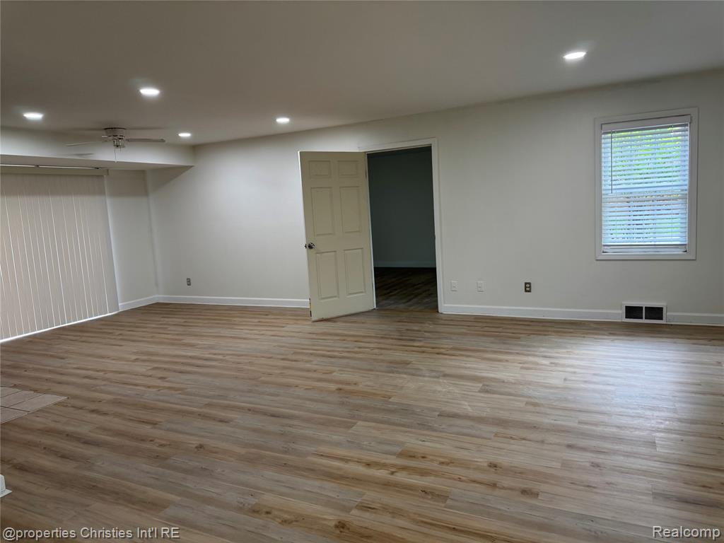 4935 W Maple Road, West Bloomfield, MI — Photo 3
