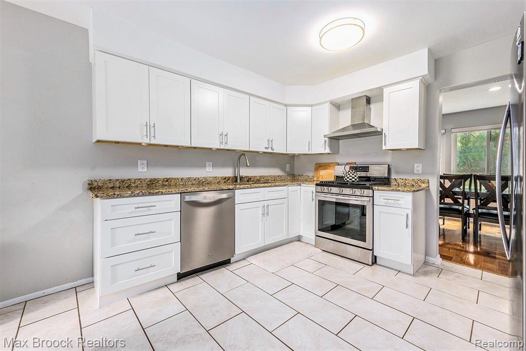 4371 Foxpointe Drive, West Bloomfield, MI 48323 — Photo 8