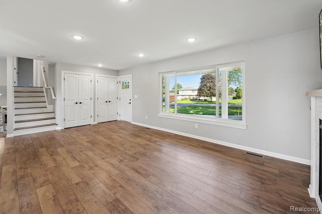5100 Surfwood Drive, Commerce Twp, MI 48382 — Photo 9