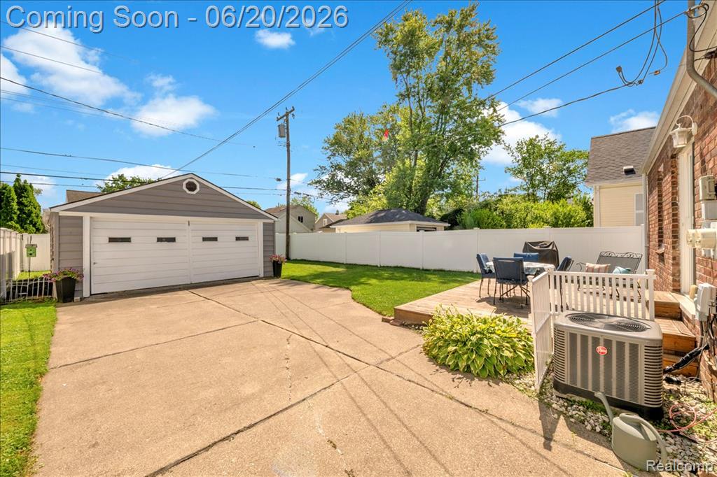 1009 Harvard Road, Berkley, MI 48072 — Photo 29
