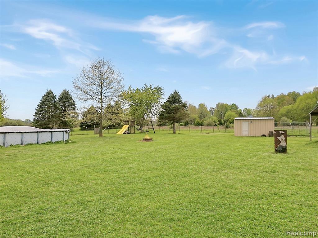 6533 Kilburn Road, Grant, MI 48032 — Photo 4
