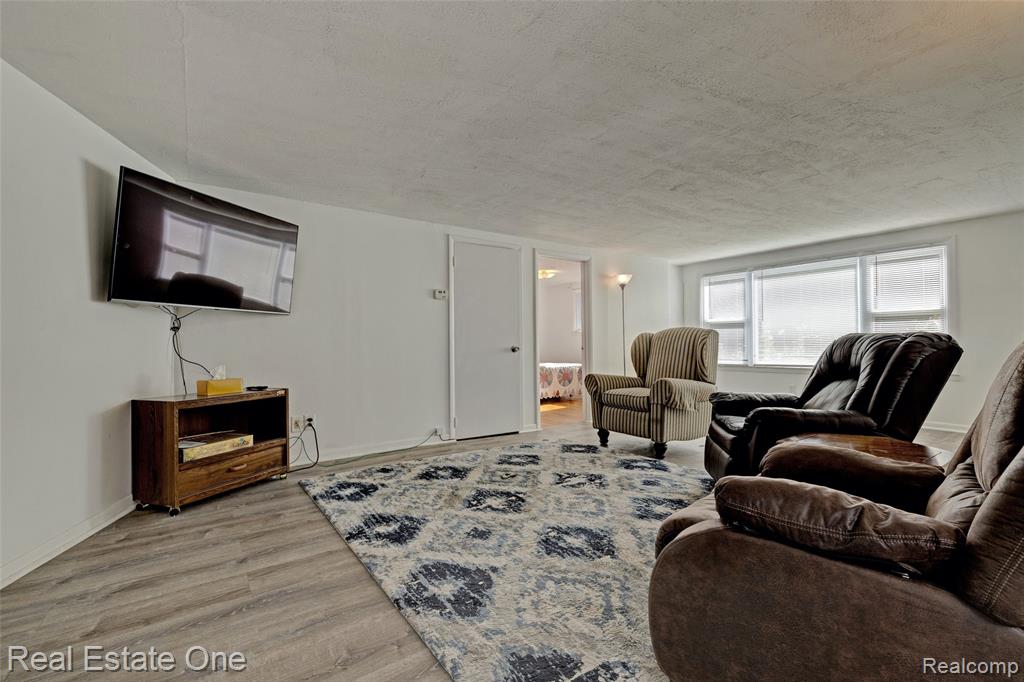 9150 Rattalee Lake Road, Clarkston, MI 48348 — Photo 20