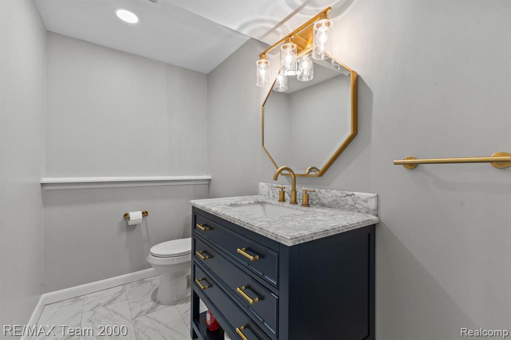 708 DOVER Street, Dearborn Heights, MI 48127 — Photo 17