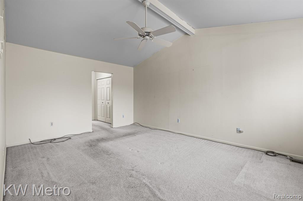 29263 W CHANTICLEER Drive, Southfield, MI 48034 — Photo 21